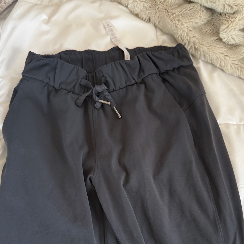 Lululemon women’s Drawstring Joggers